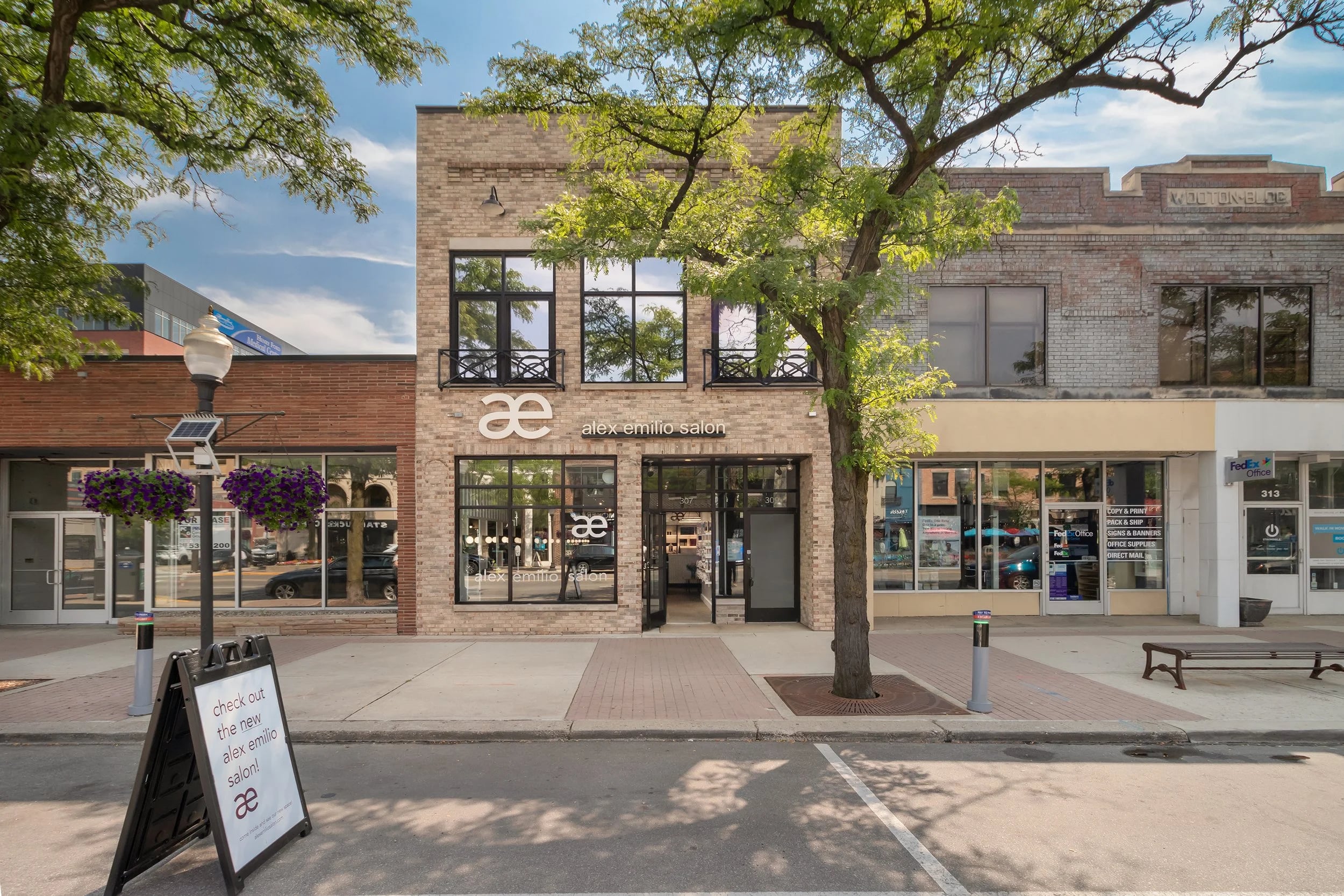 Royal Oak salon — photo 2