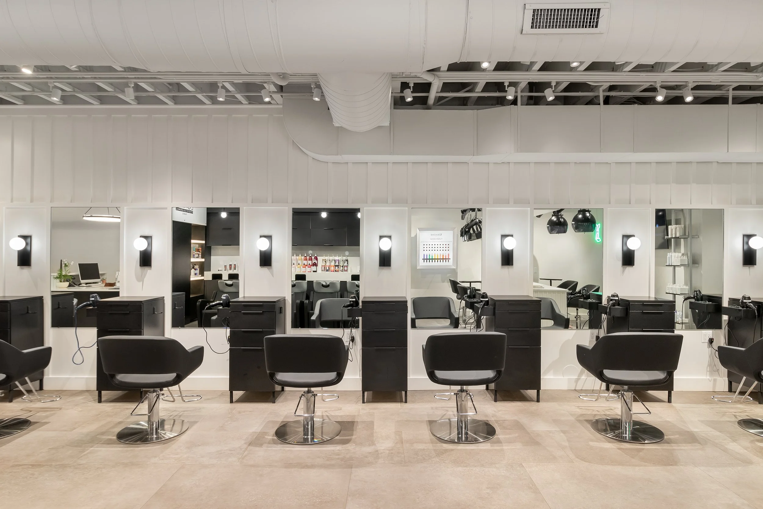 Royal Oak salon — photo 7